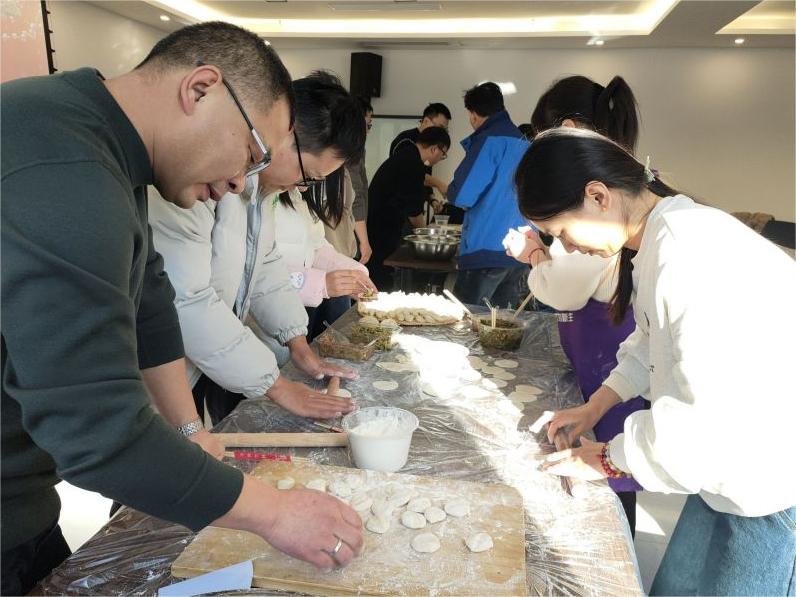 中原綠豐舉辦“冬至包餃子”活動，溫情滿滿